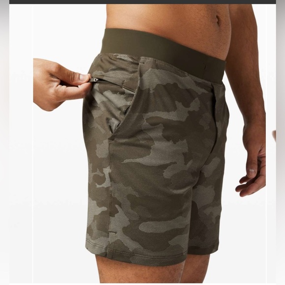 Lululemon T.H.E. Short 7" Mesh *Linerless
Variegated Mesh Camo Max Dark Olive - Picture 2 of 8